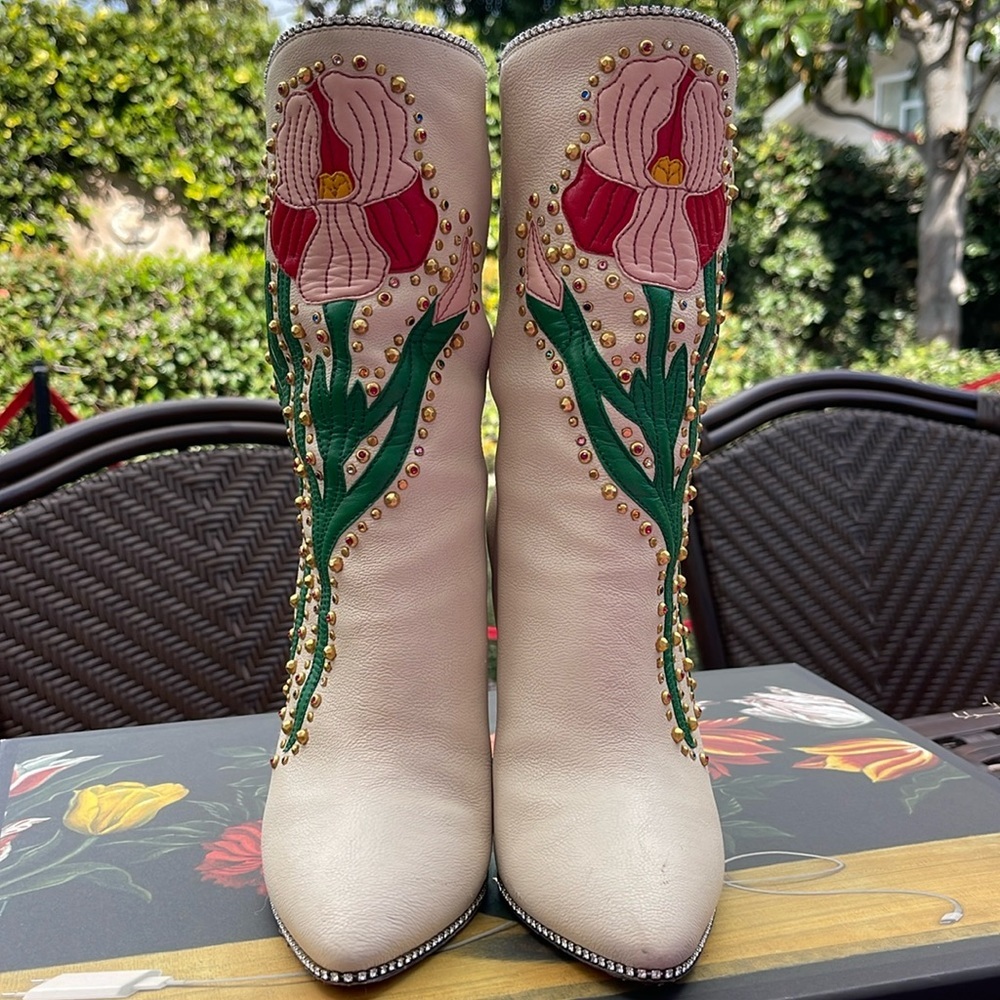 GUCCI 100% Authentic Fosca Floral crystal Embellishments Heel Boots Size 37/ 7